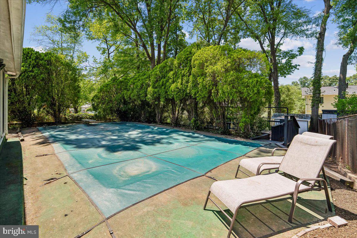 113 ROSEWOOD DRIVE