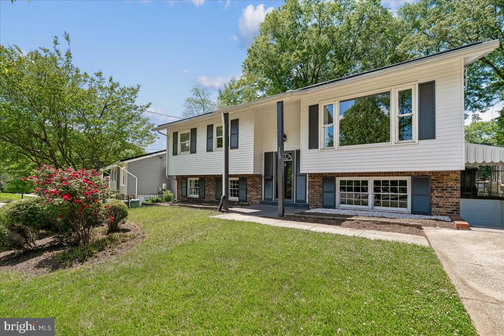 113 ROSEWOOD DRIVE