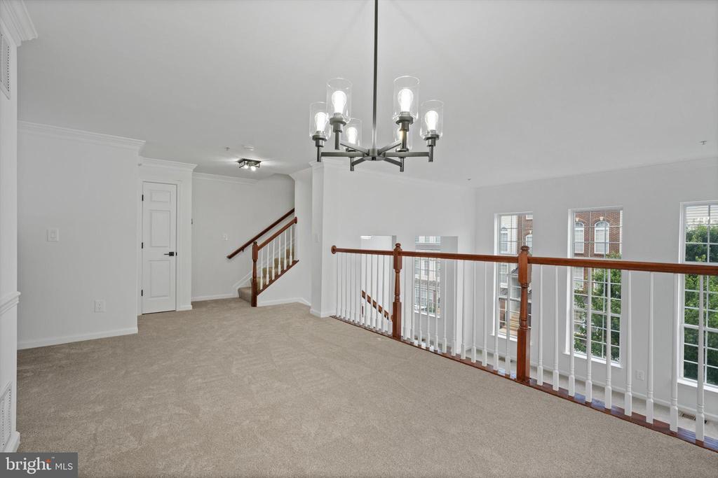 921 PINE FOREST LANE