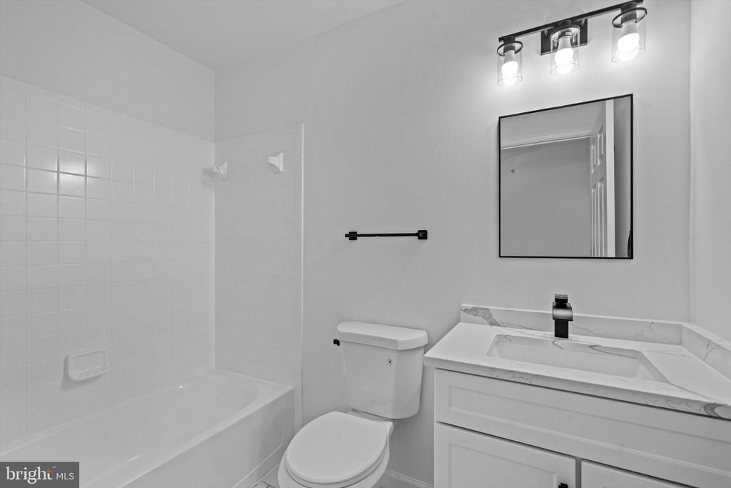 921 PINE FOREST LANE
