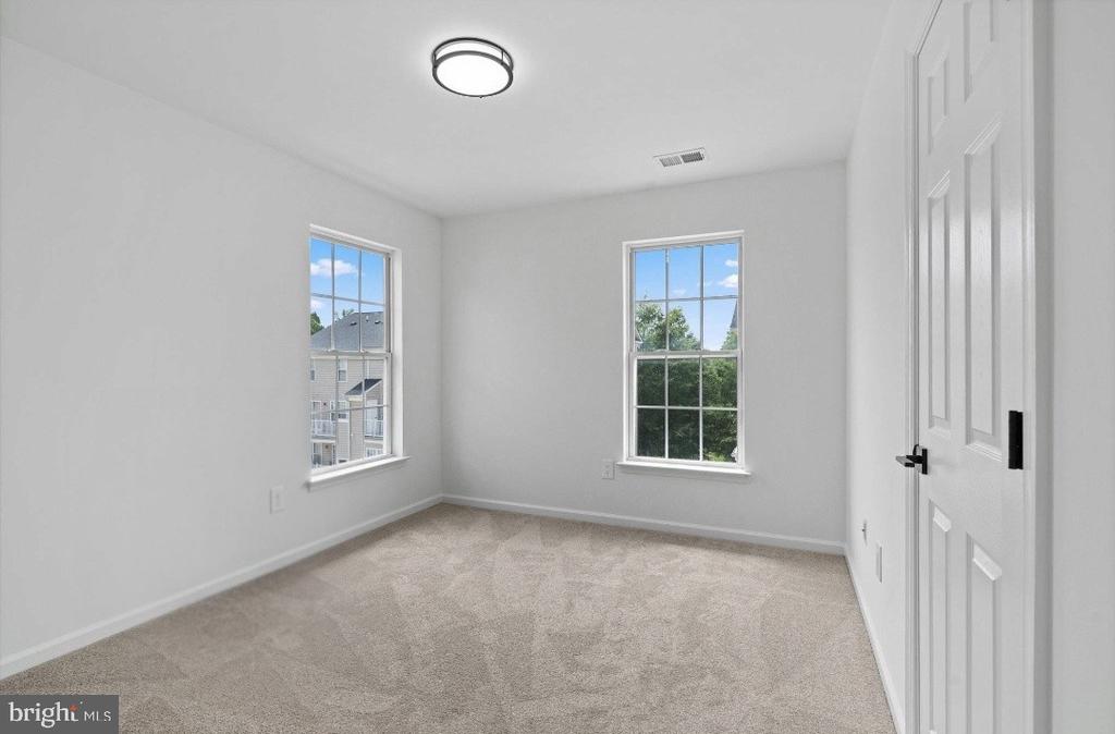 921 PINE FOREST LANE