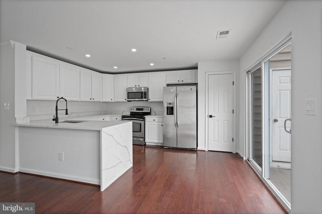 921 PINE FOREST LANE