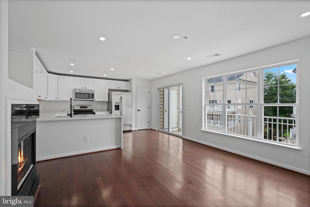 921 PINE FOREST LANE