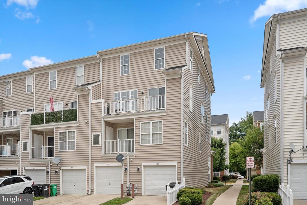 921 PINE FOREST LANE