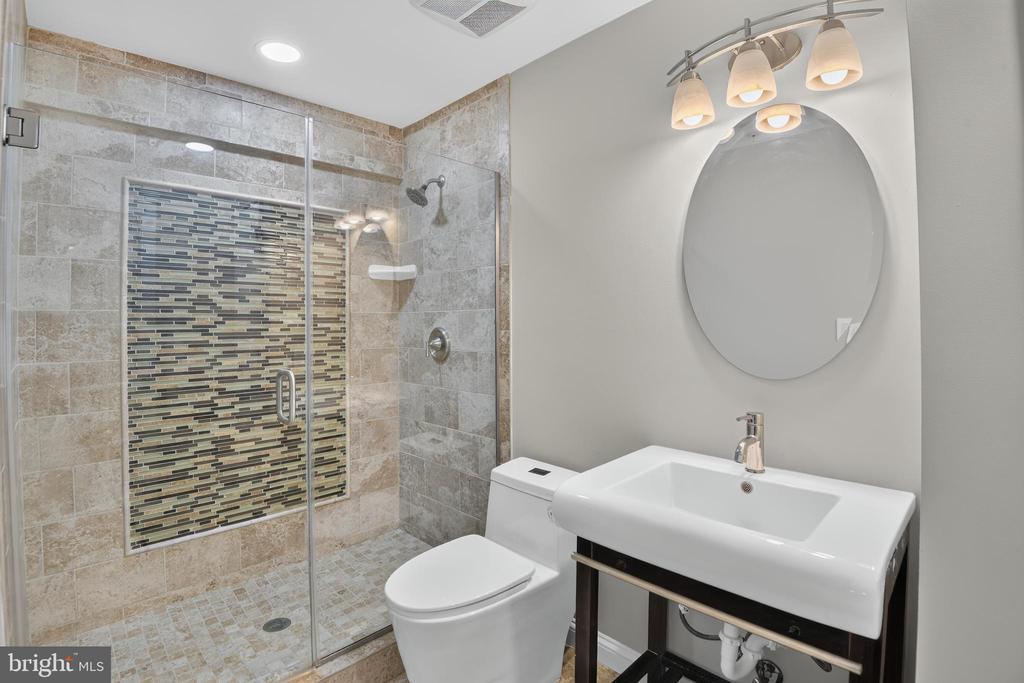 5304 DERBY MANOR LANE