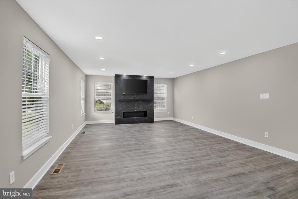 5304 DERBY MANOR LANE
