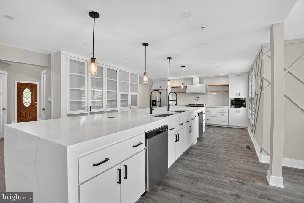 5304 DERBY MANOR LANE