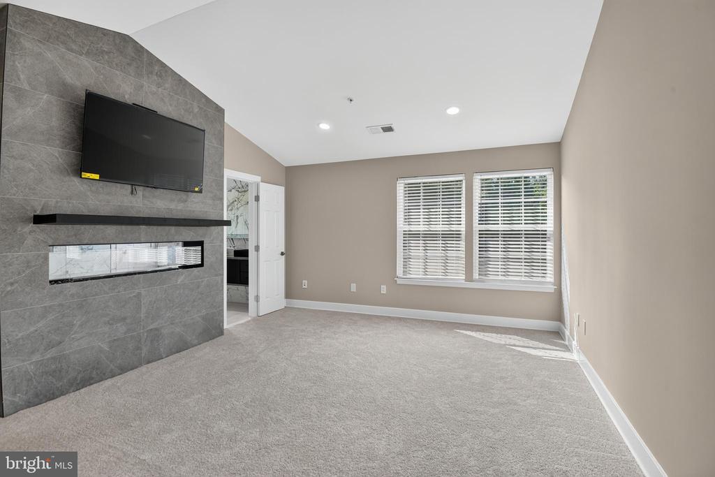 5304 DERBY MANOR LANE