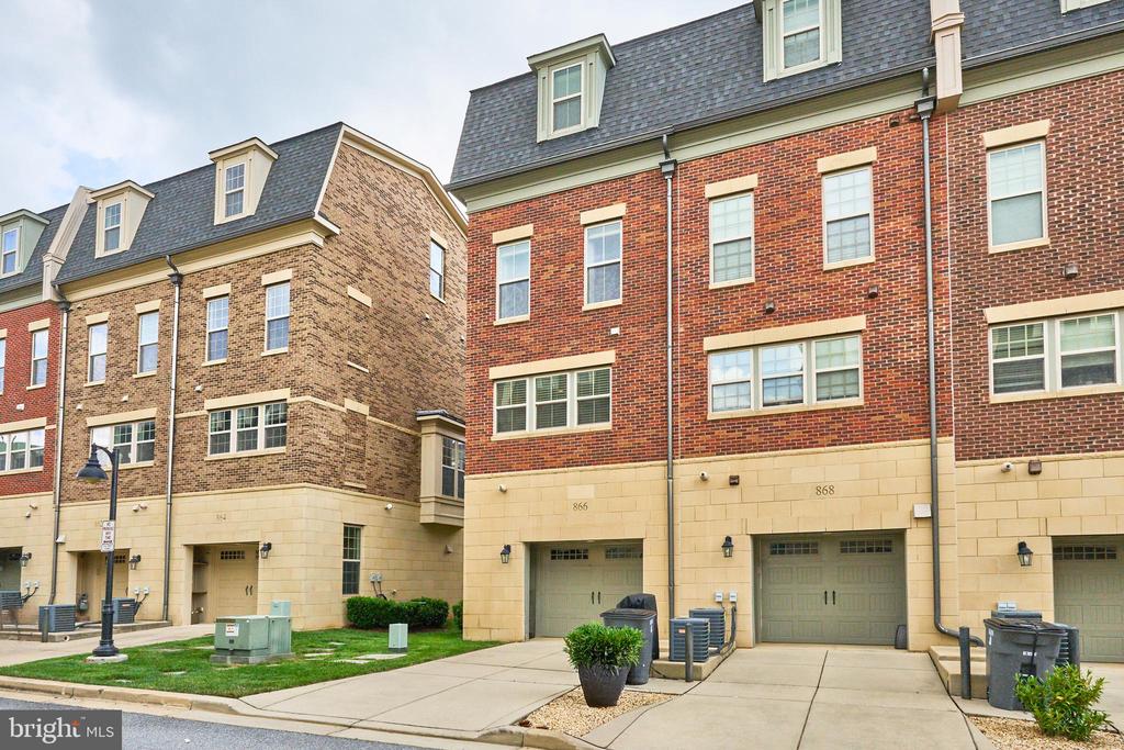 866 REGENTS SQUARE Unit: 336