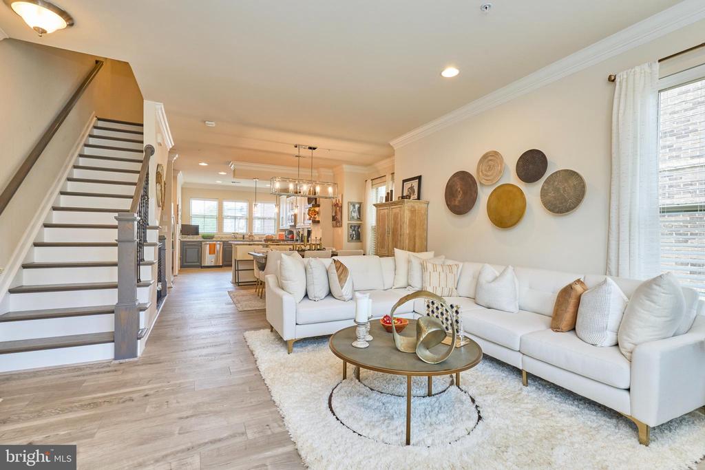 866 REGENTS SQUARE Unit: 336