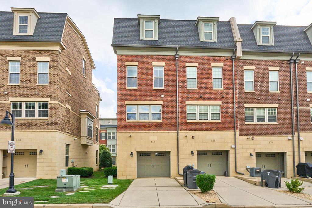 866 REGENTS SQUARE Unit: 336