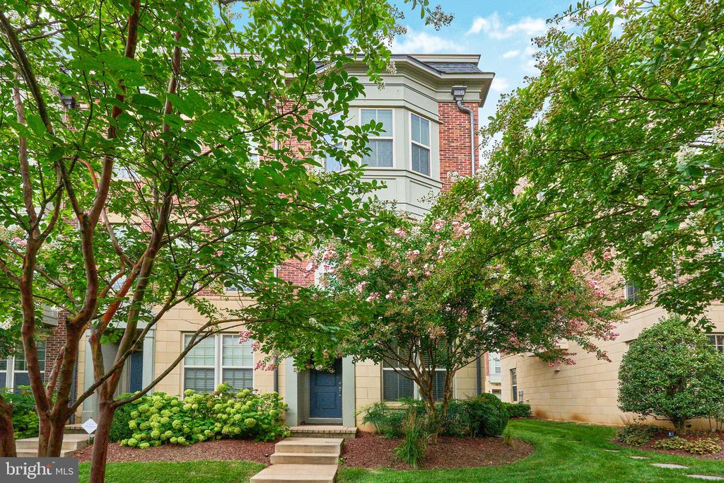 866 REGENTS SQUARE Unit: 336