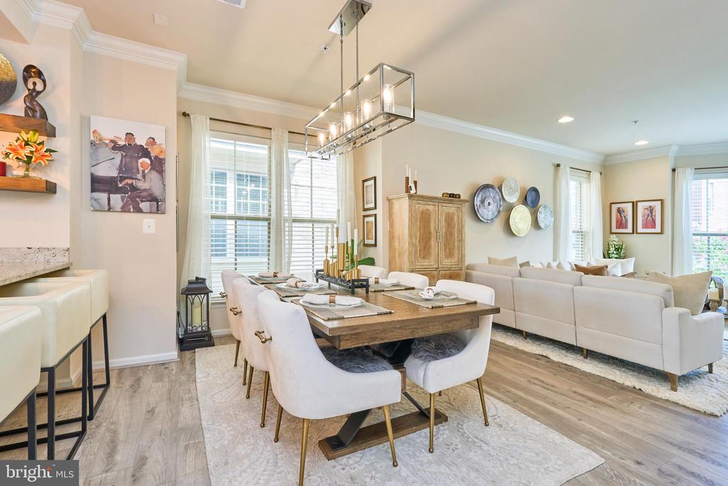 866 REGENTS SQUARE Unit: 336