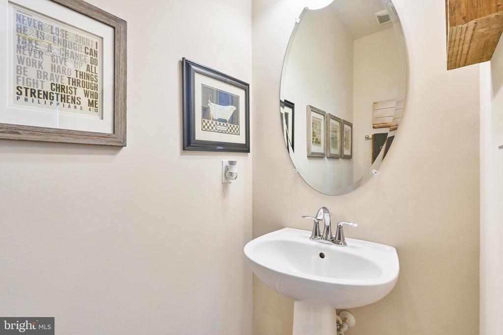 866 REGENTS SQUARE Unit: 336