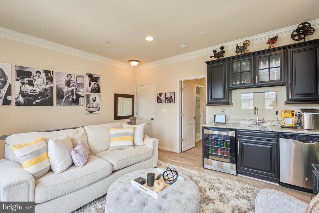 866 REGENTS SQUARE Unit: 336
