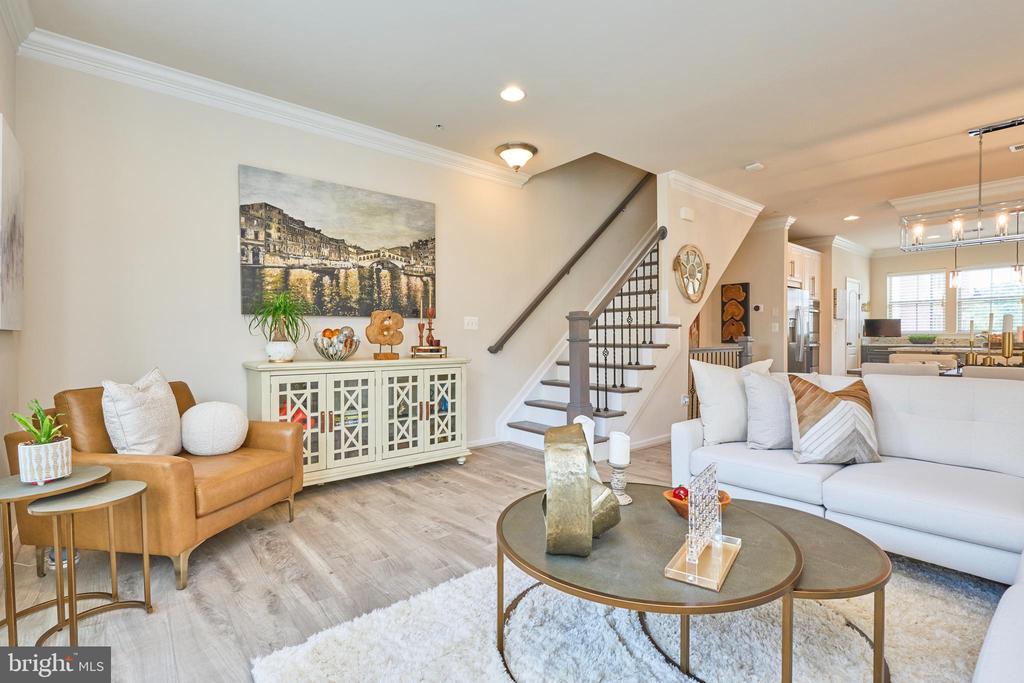 866 REGENTS SQUARE Unit: 336