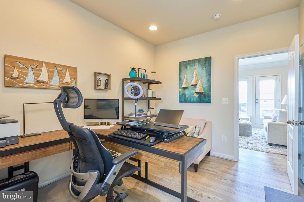 866 REGENTS SQUARE Unit: 336