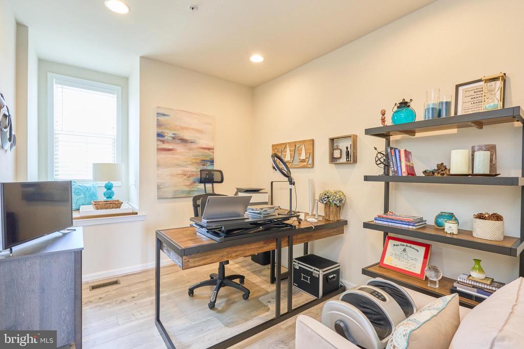 866 REGENTS SQUARE Unit: 336