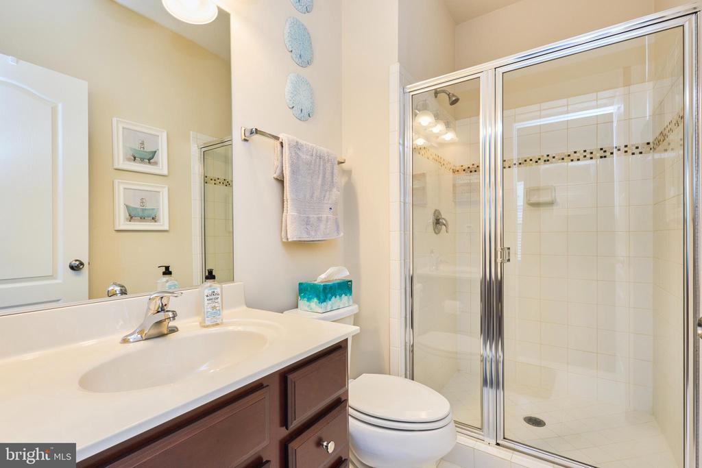 866 REGENTS SQUARE Unit: 336