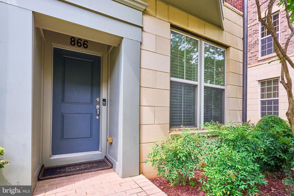 866 REGENTS SQUARE Unit: 336