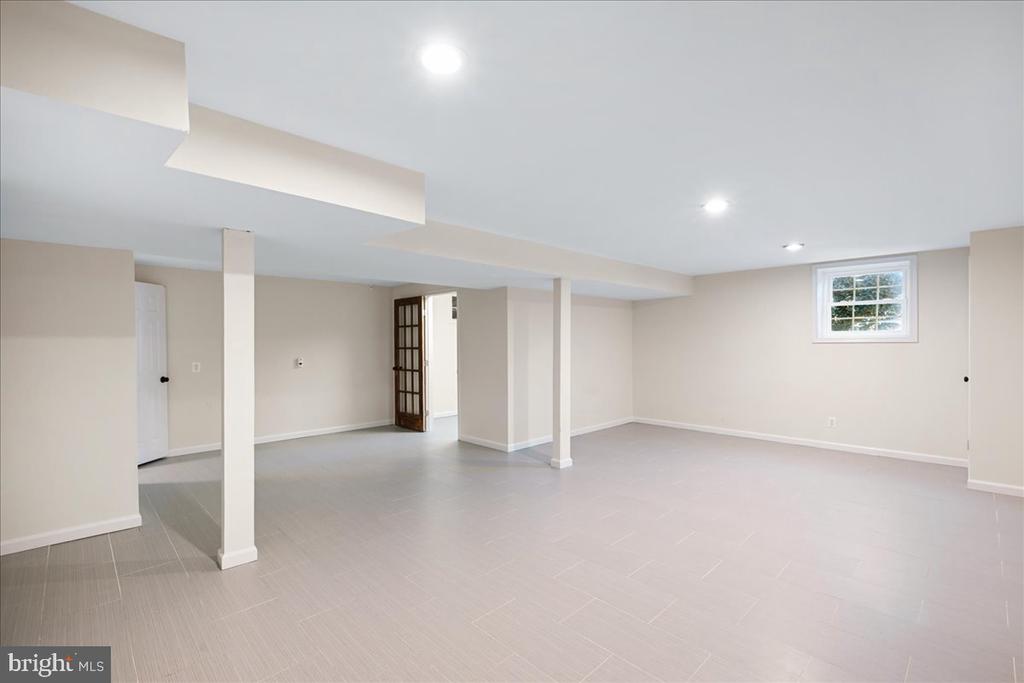 758 GLENEAGLES DRIVE