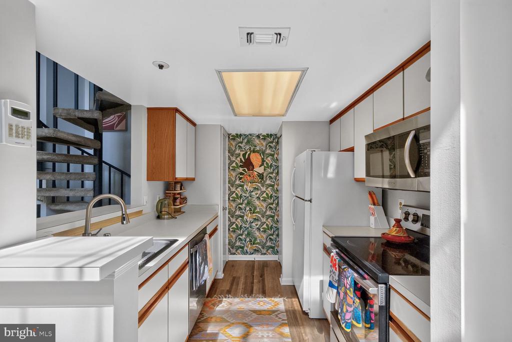 15695 EASTHAVEN COURT Unit: 1212