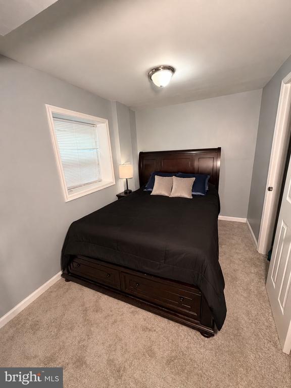 6203 MIDDLETON LANE