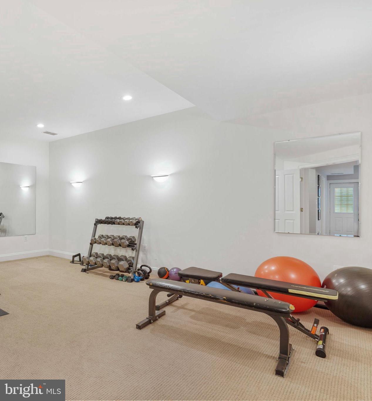 3077 N QUINCY STREET