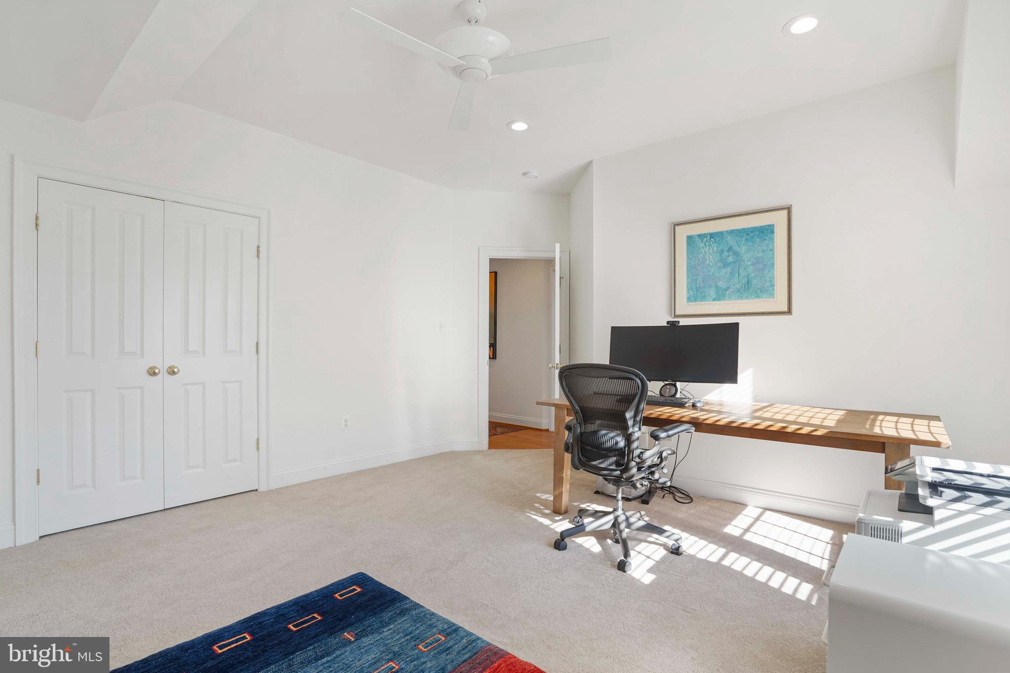 3077 N QUINCY STREET