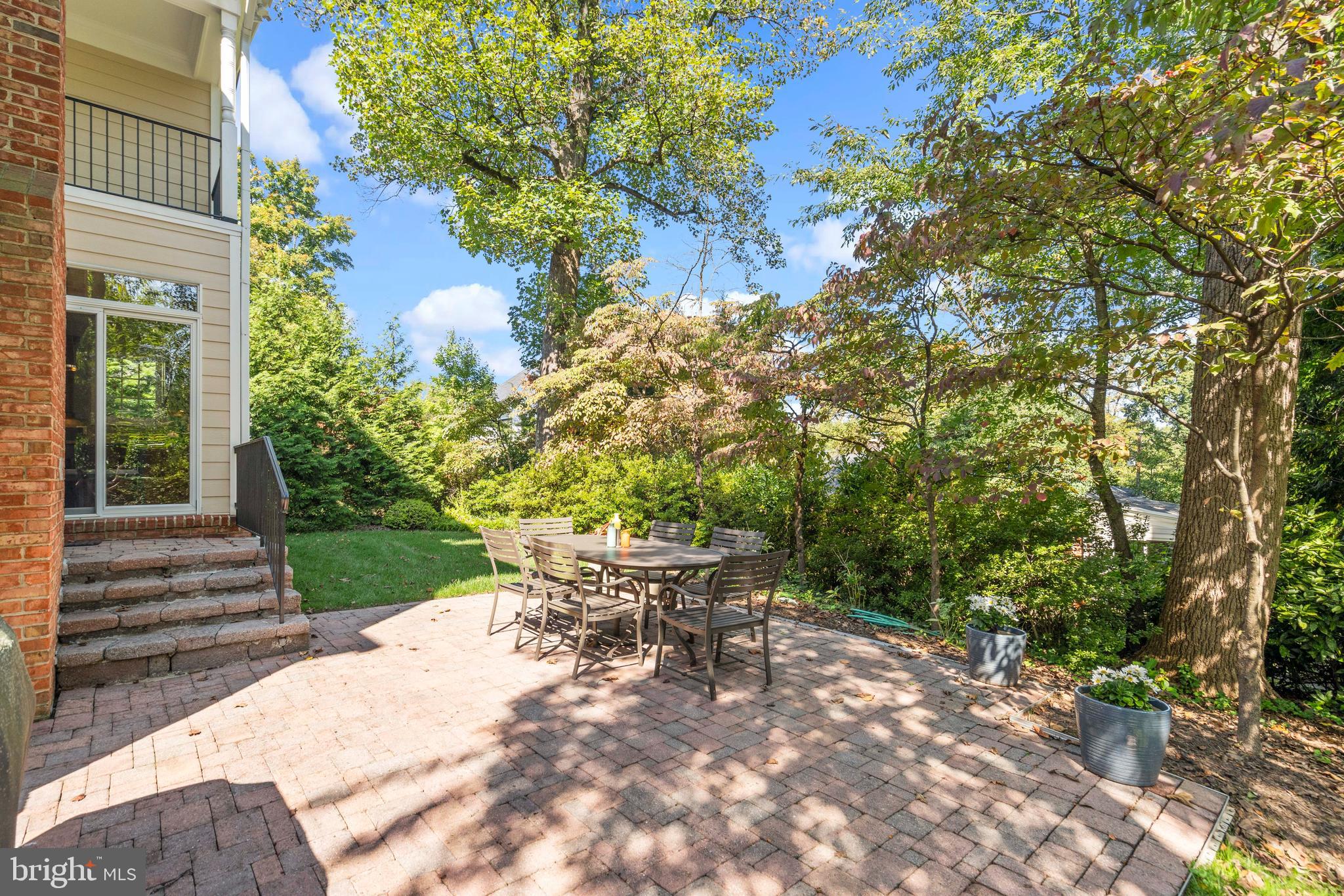 3077 N QUINCY STREET