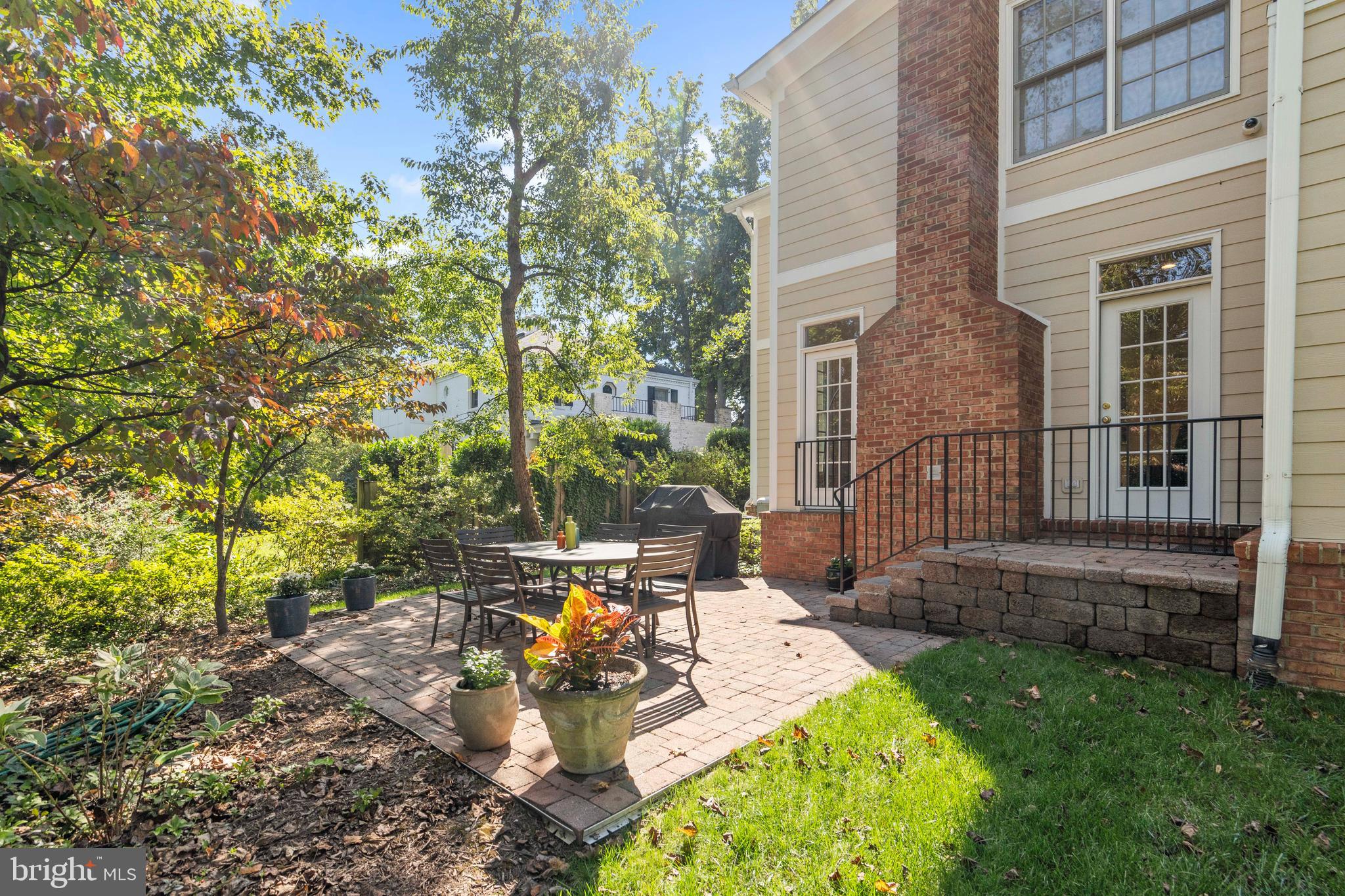 3077 N QUINCY STREET
