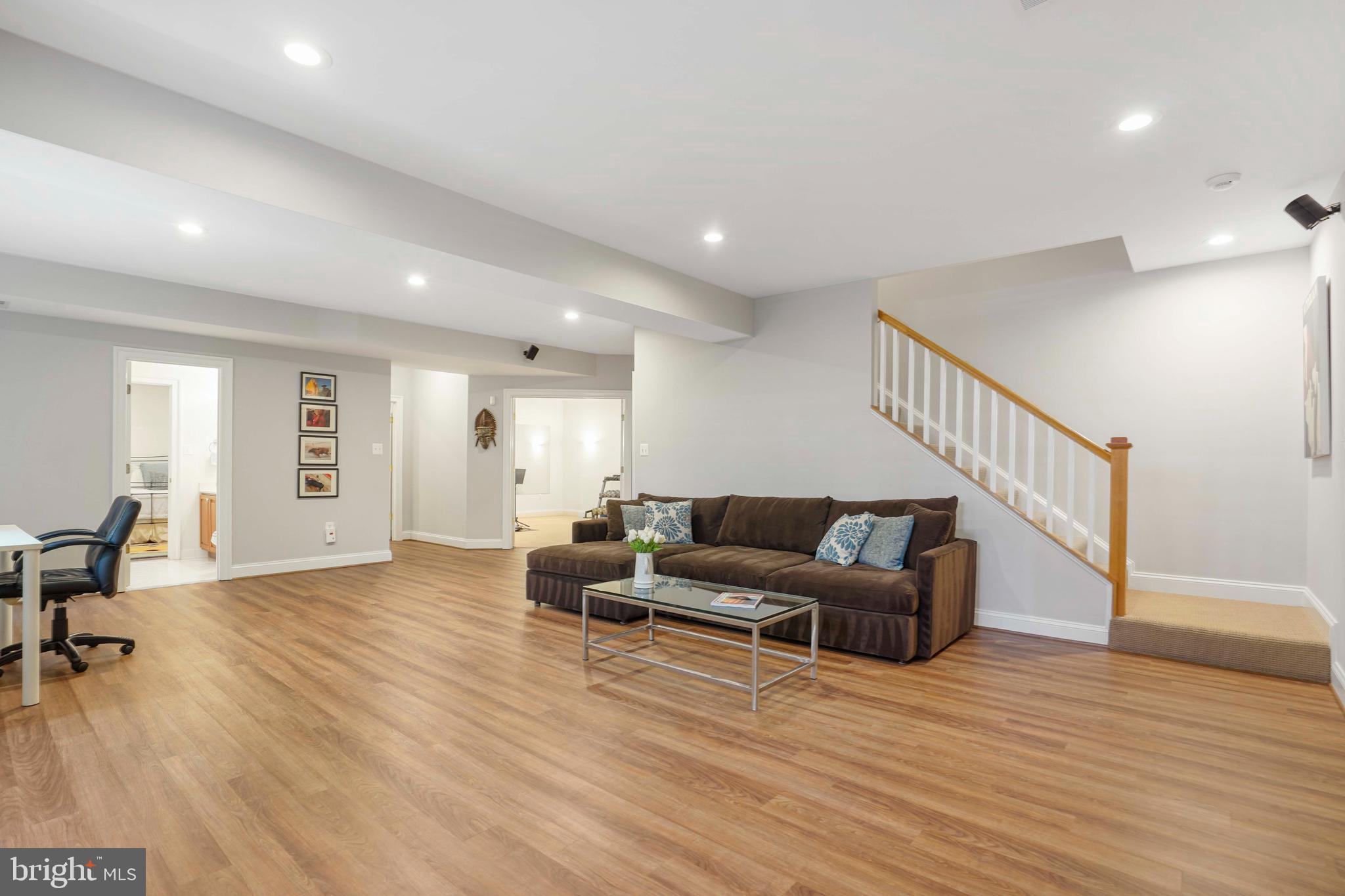 3077 N QUINCY STREET