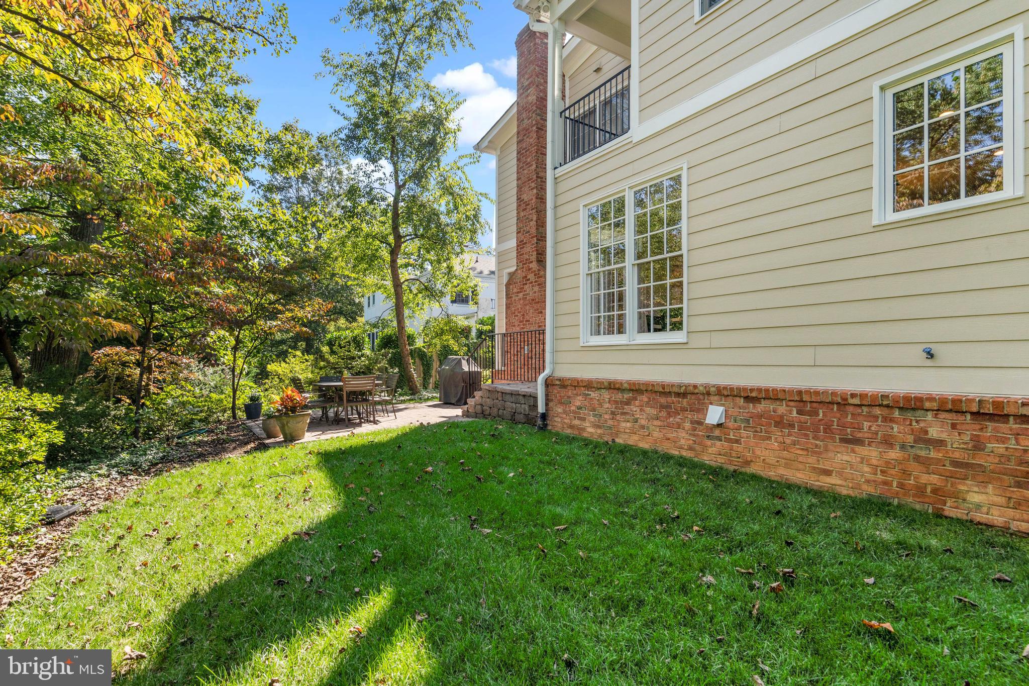 3077 N QUINCY STREET