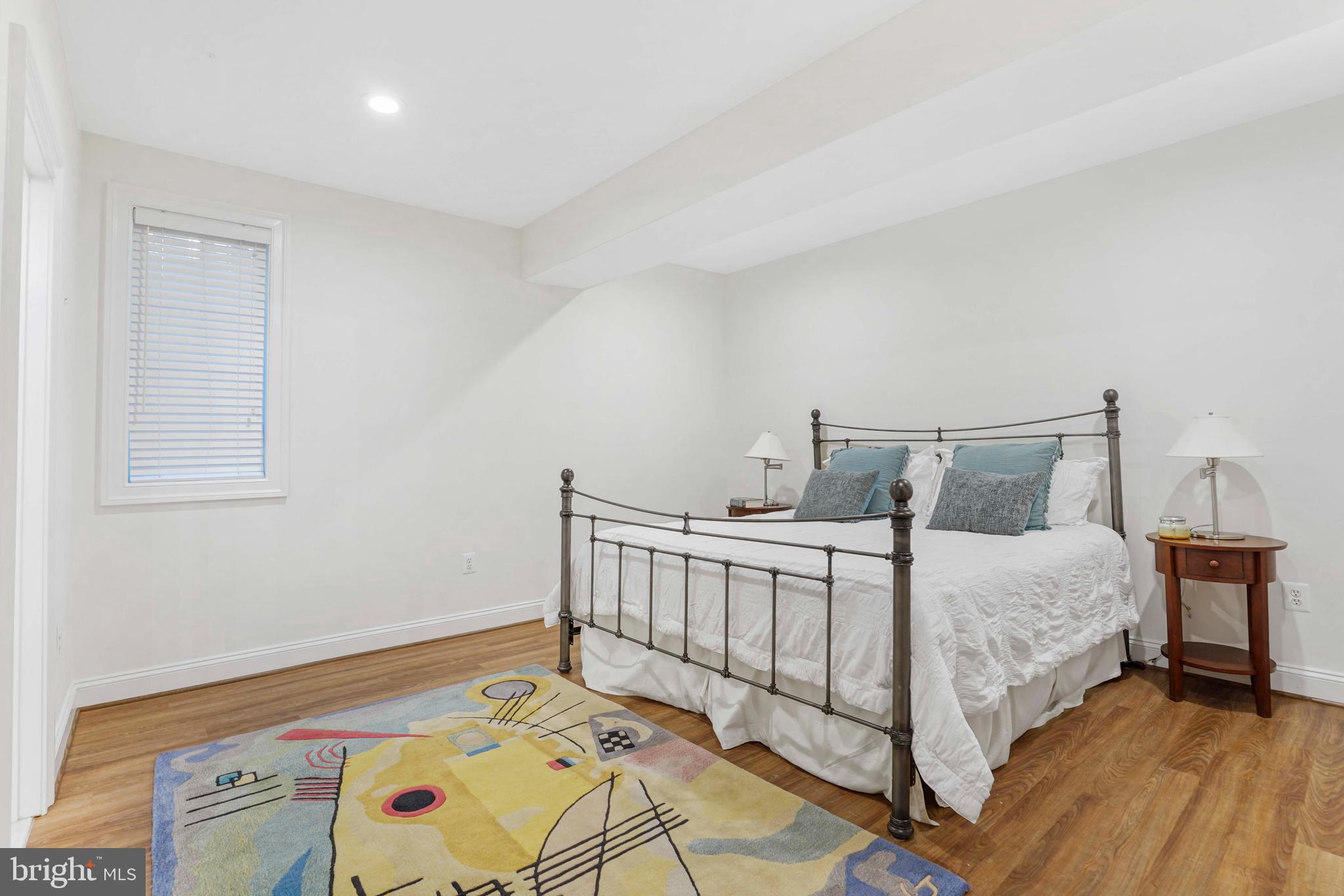 3077 N QUINCY STREET