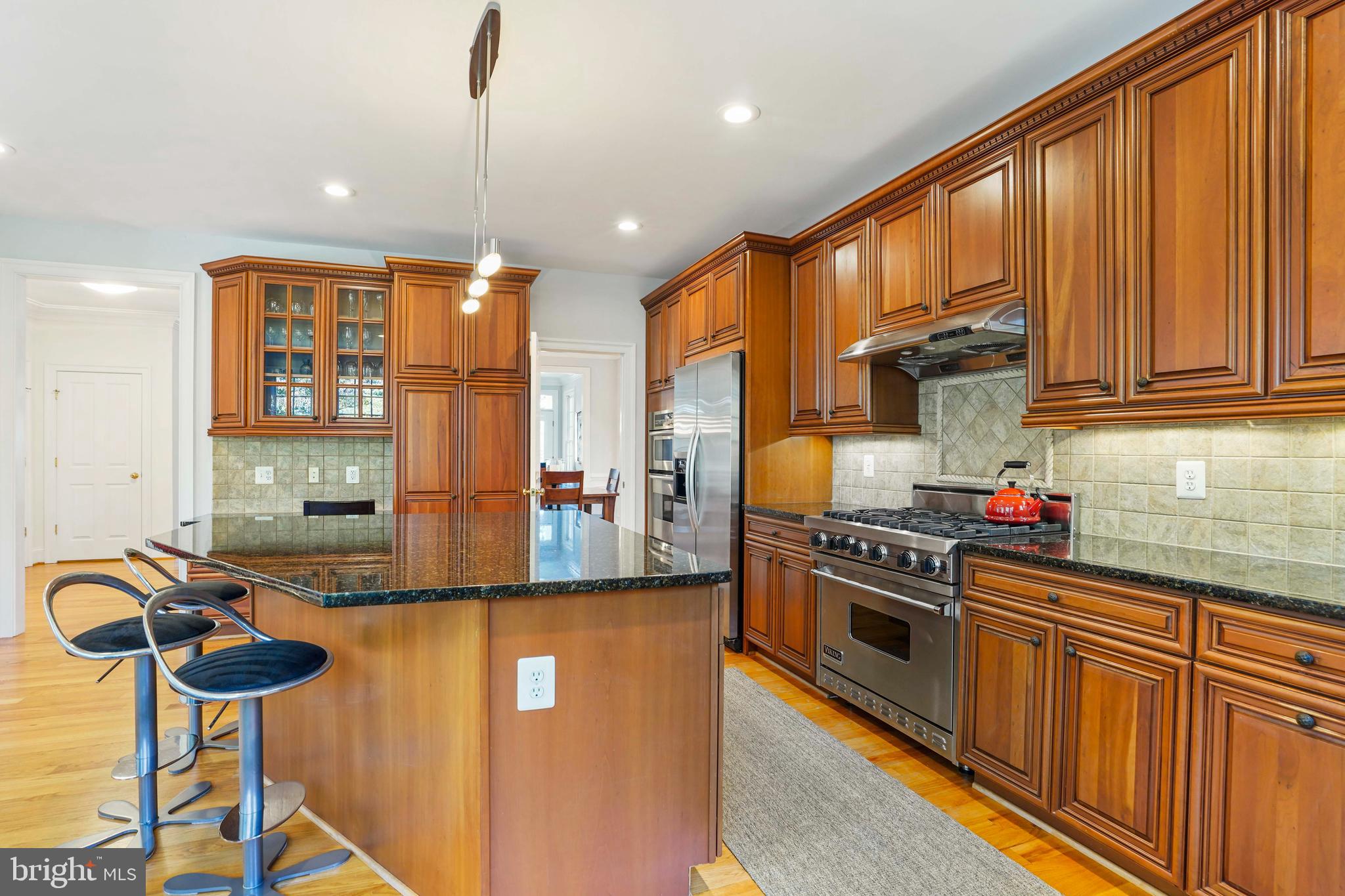 3077 N QUINCY STREET