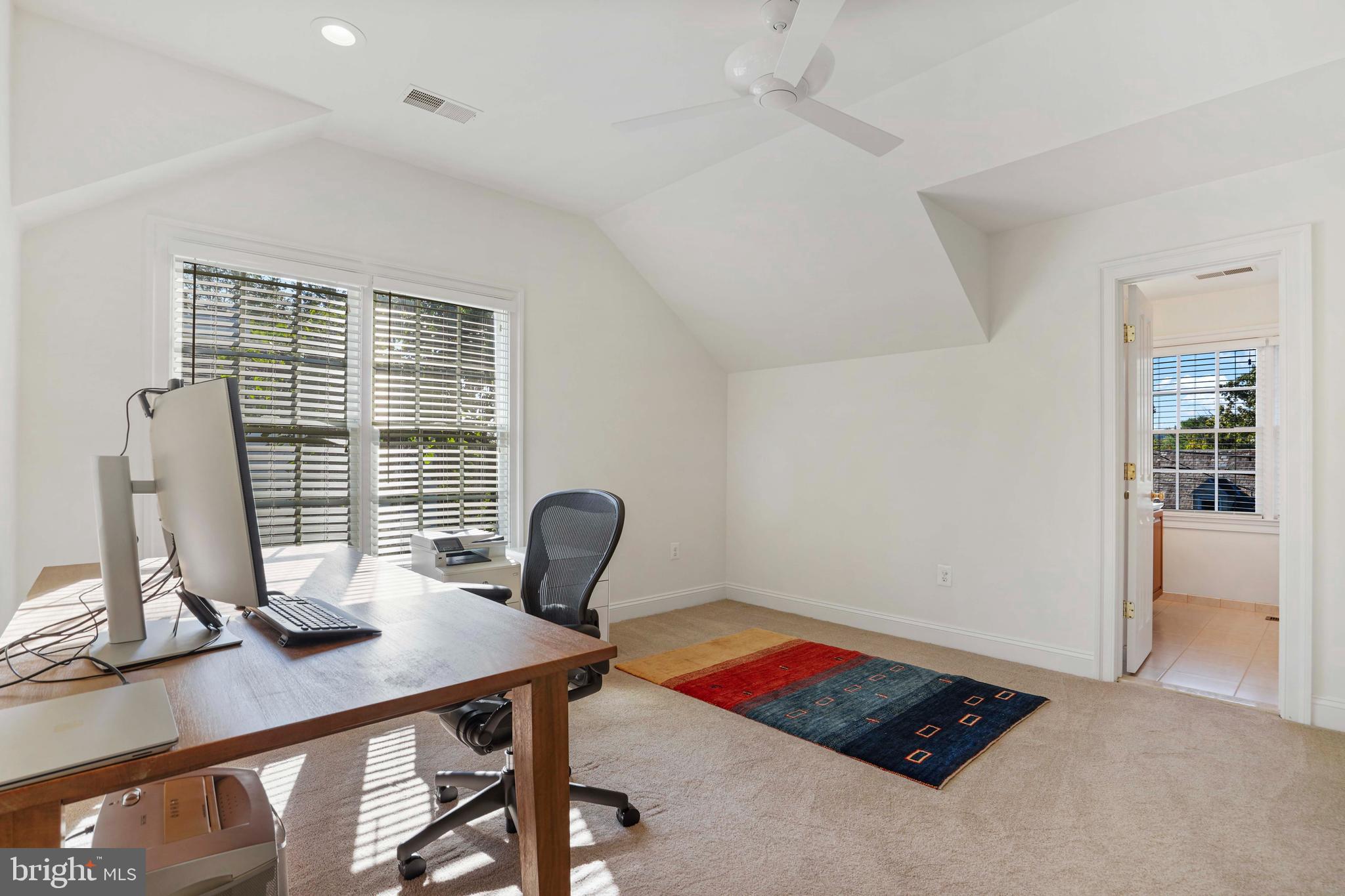 3077 N QUINCY STREET
