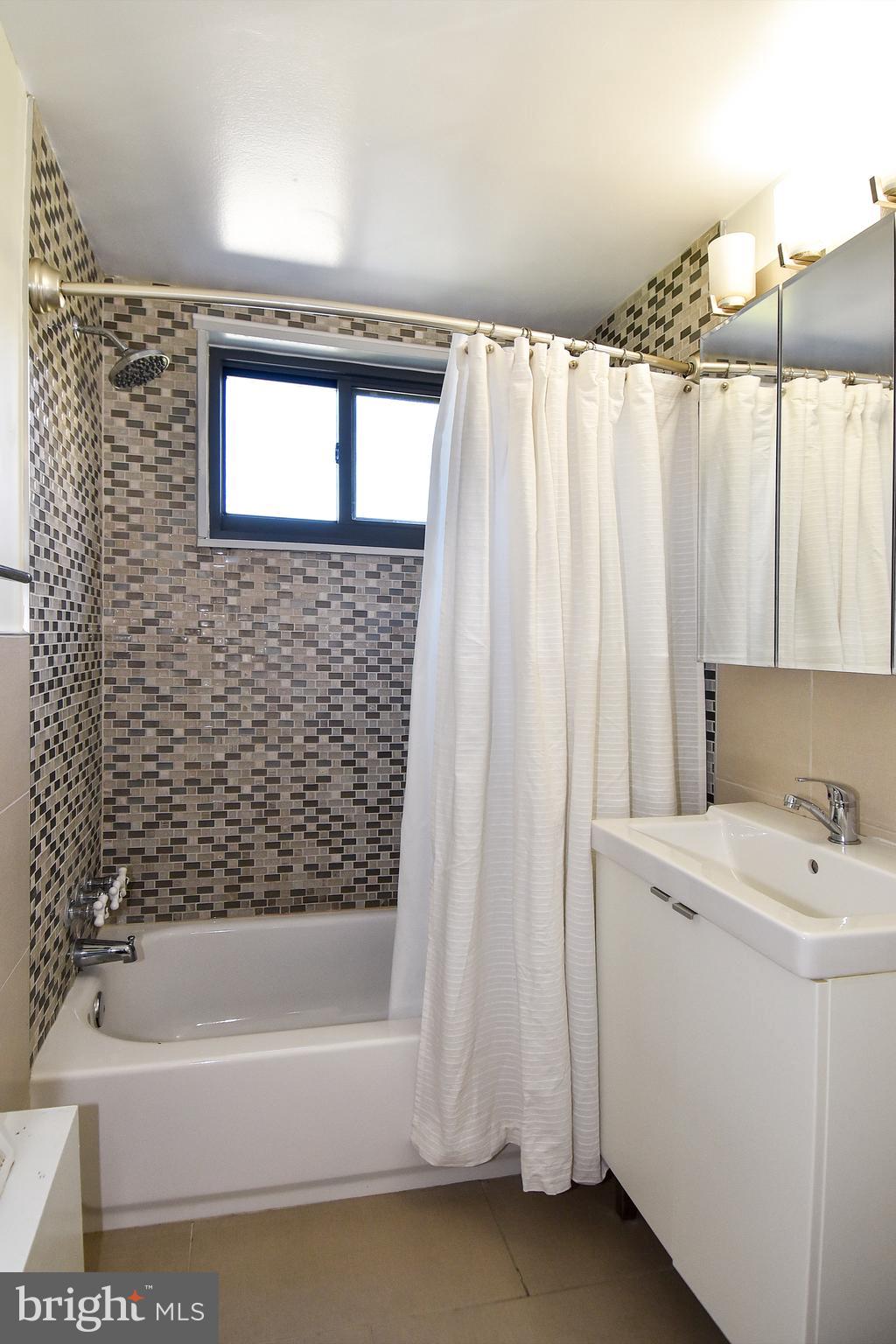 1200 S ARLINGTON RIDGE ROAD S 607