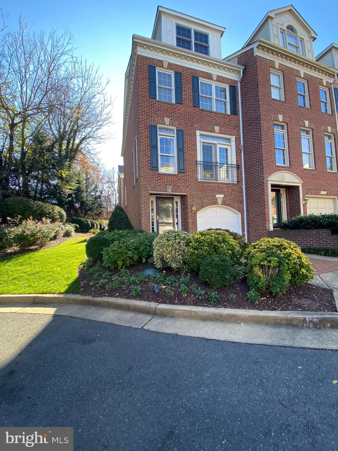 1562 21ST COURT N