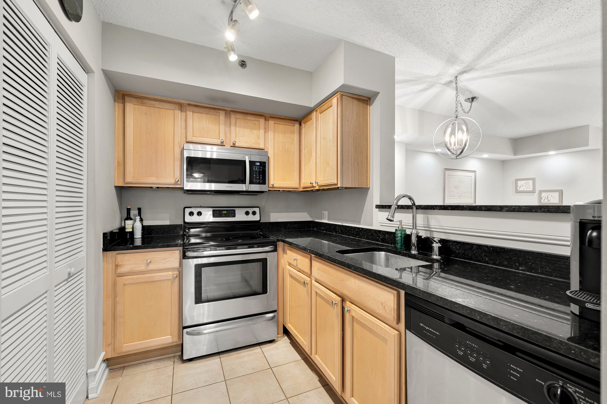 1001 N VERMONT STREET 409