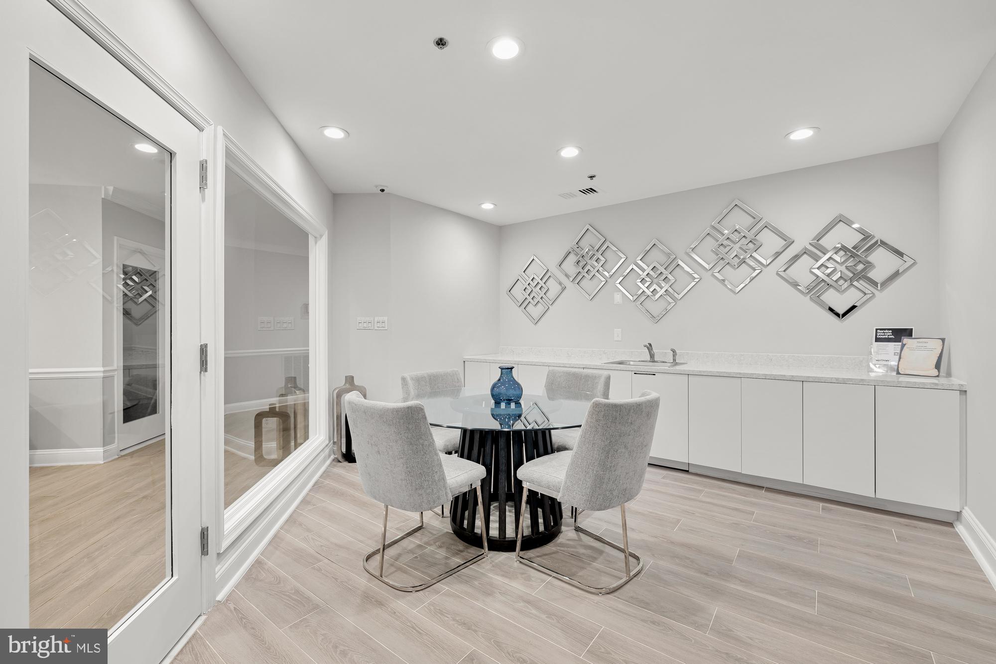 1001 N VERMONT STREET 409