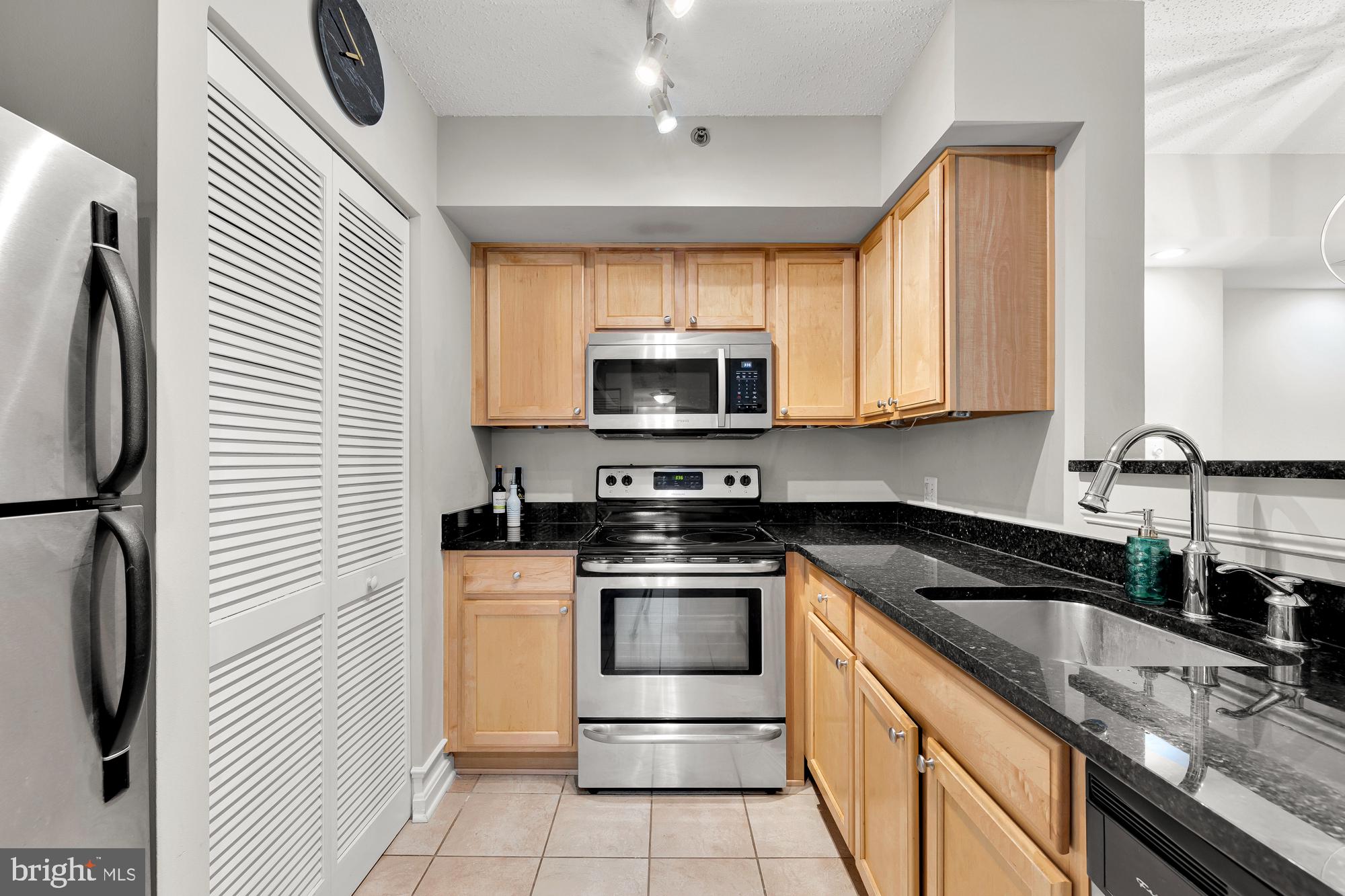 1001 N VERMONT STREET 409