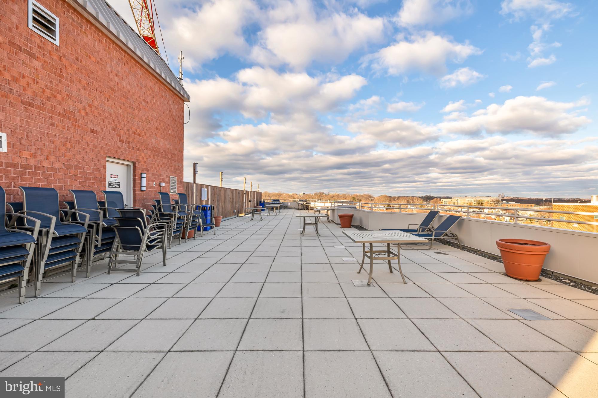 1001 N VERMONT STREET 409