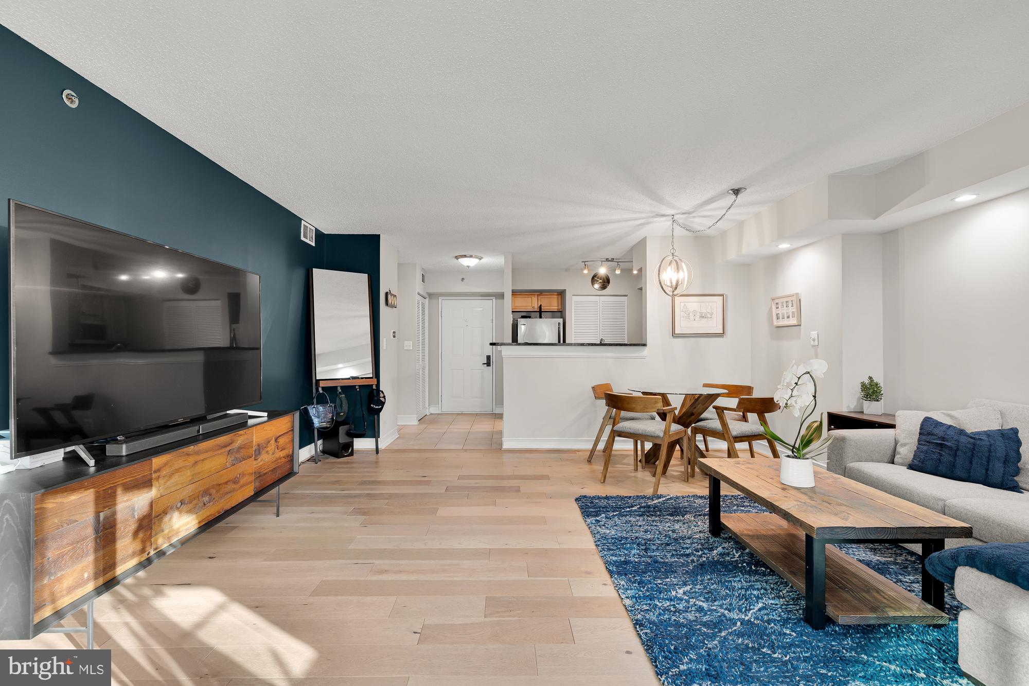 1001 N VERMONT STREET 409