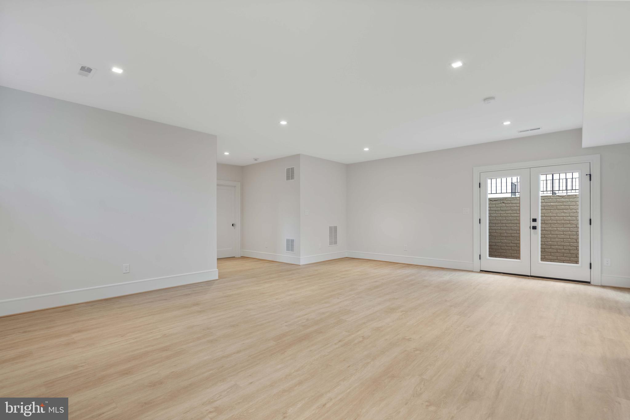 4827 33RD ROAD N
