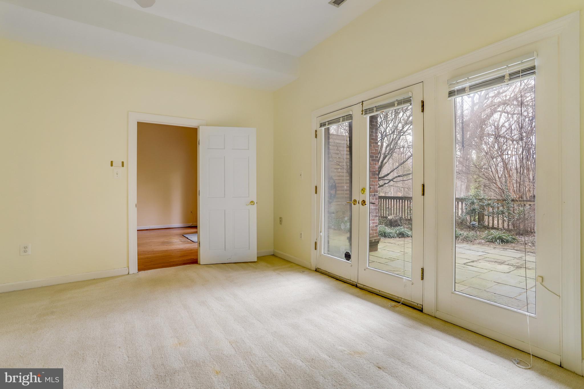 2471 N WAKEFIELD COURT