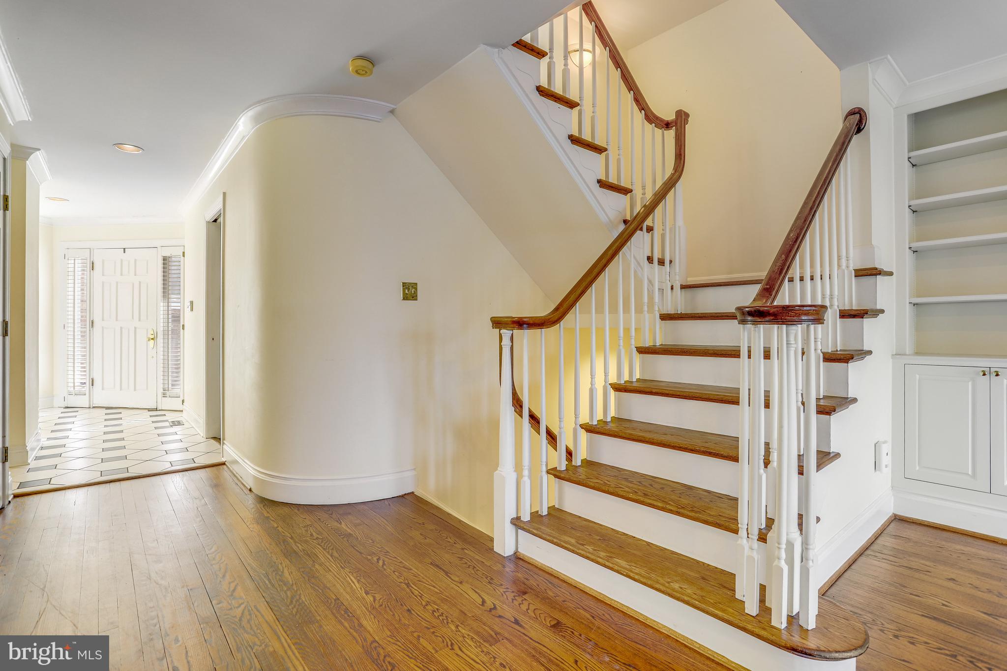 2471 N WAKEFIELD COURT