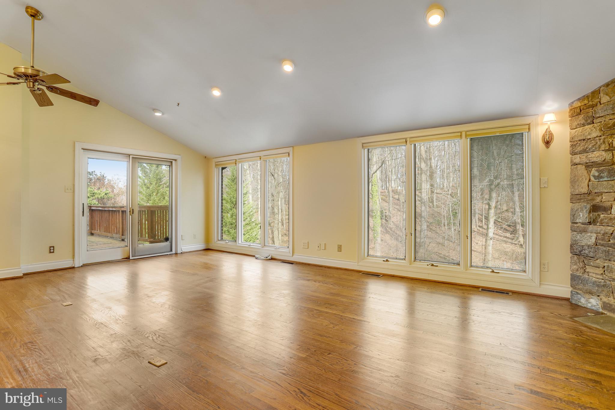 2471 N WAKEFIELD COURT