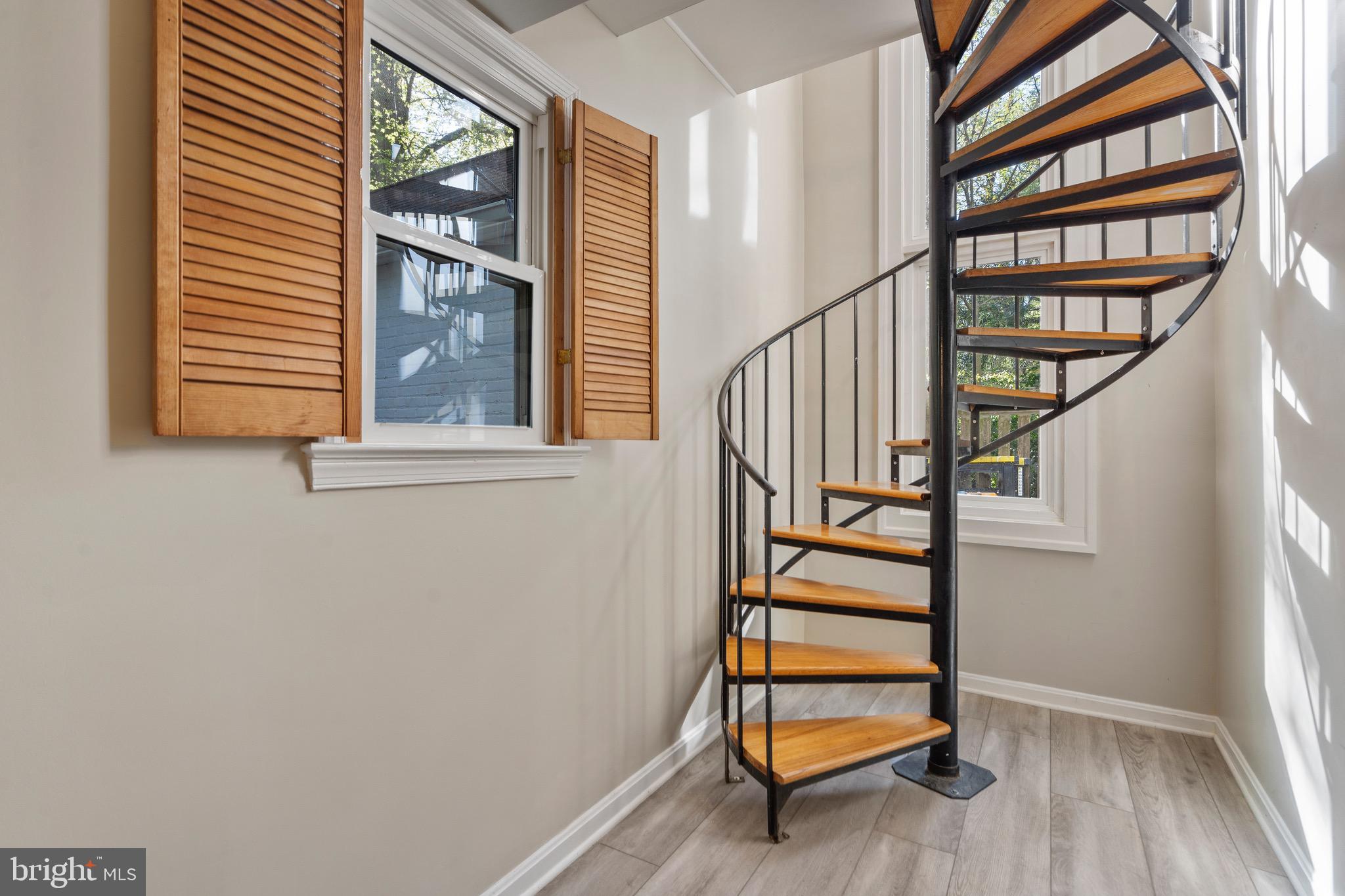 2830 N BEECHWOOD CIRCLE