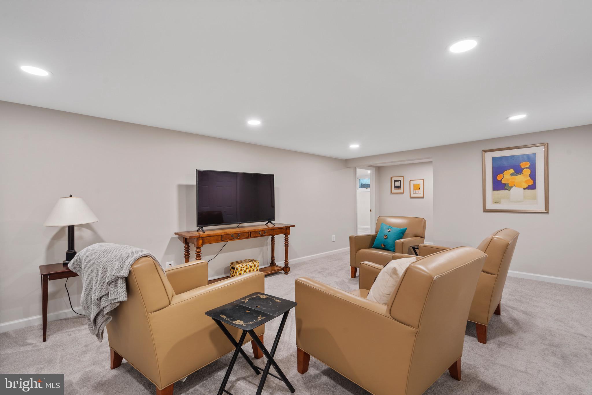 2830 N BEECHWOOD CIRCLE