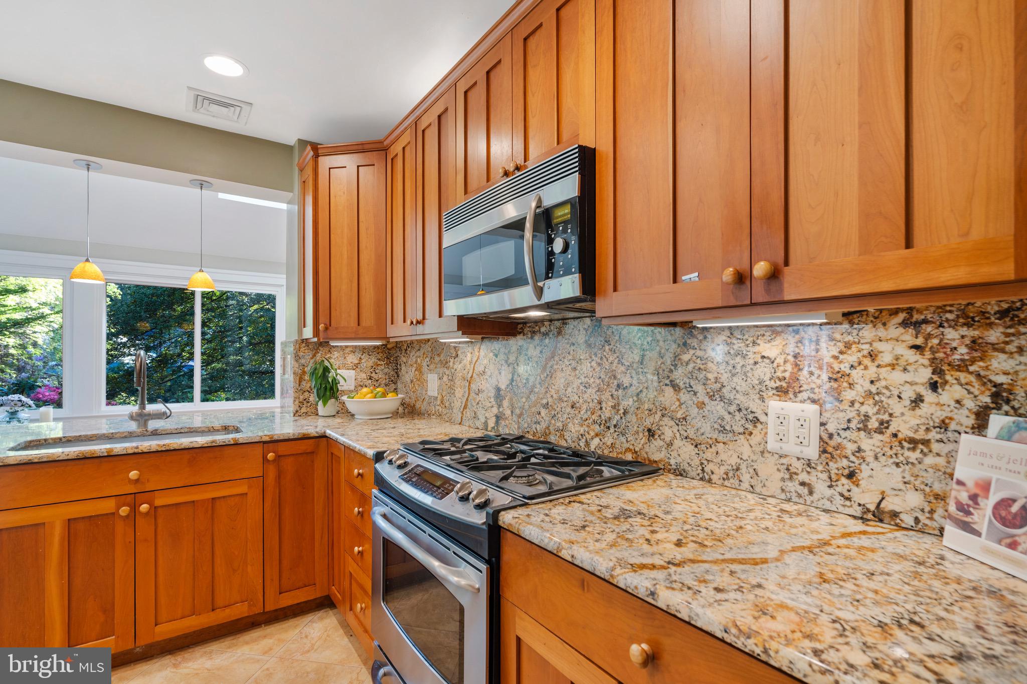 2830 N BEECHWOOD CIRCLE